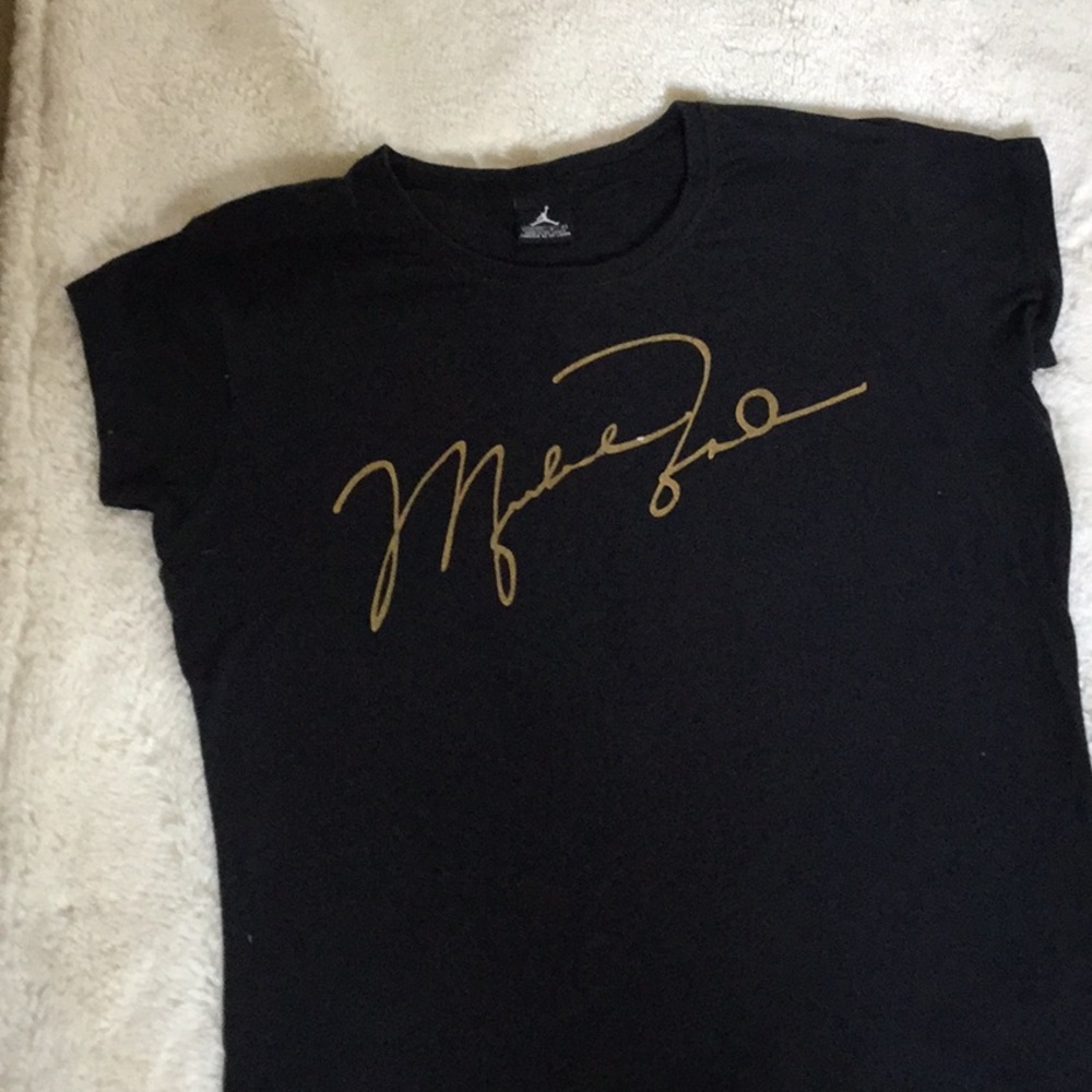 Woman’s Michael Jordan t-shirt